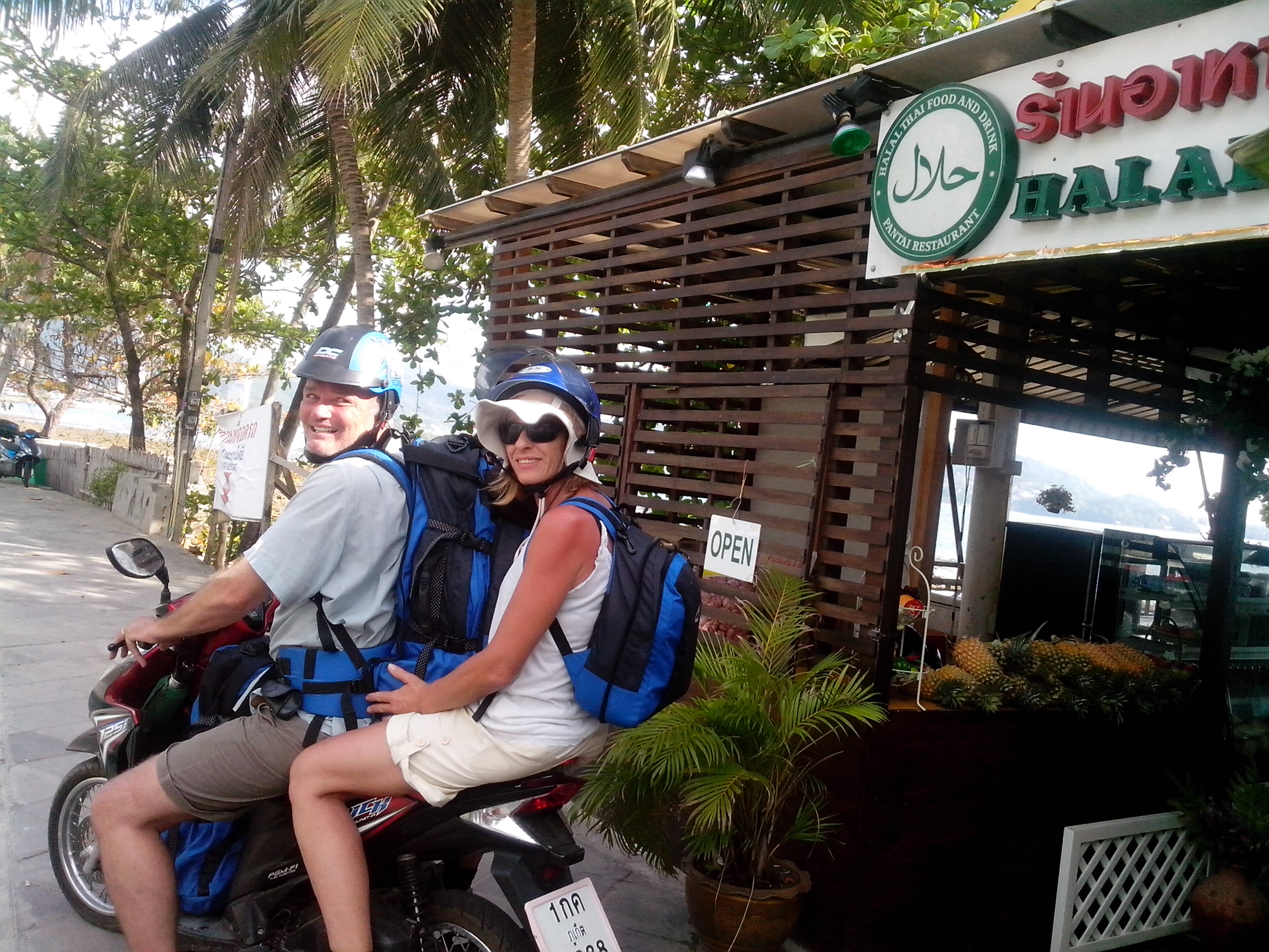 Baggage & all fit nicely on this. At less than 200 Baht/day (+-R78), we think we'll use this locally once we are exploring a region.